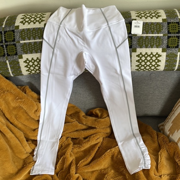 NWT White Free People white leggings with back zipper picked - Picture 5 of 5